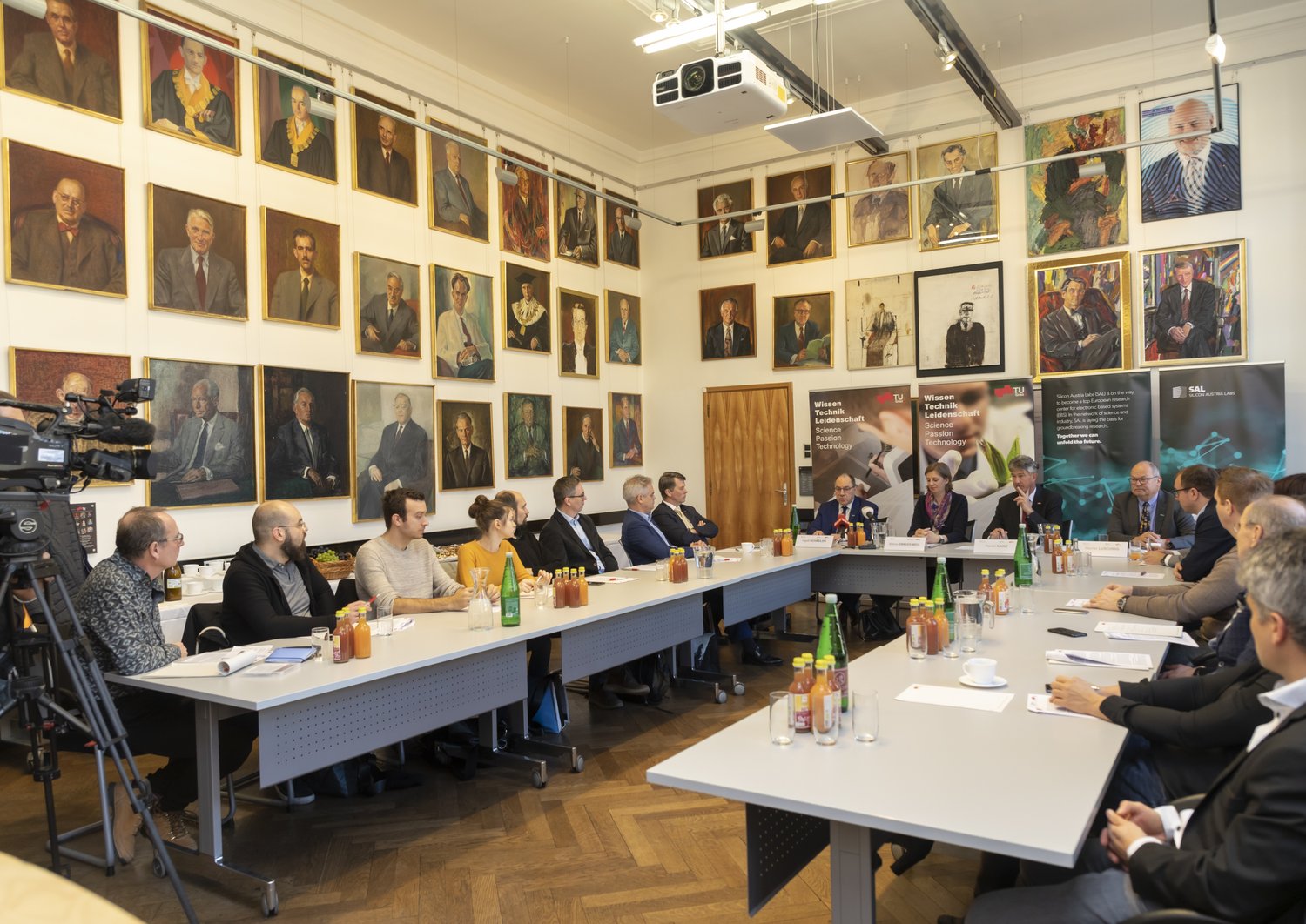 A meeting at a table 