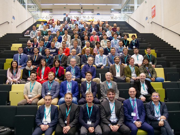 Gruppenfoto in einem Hörsaal