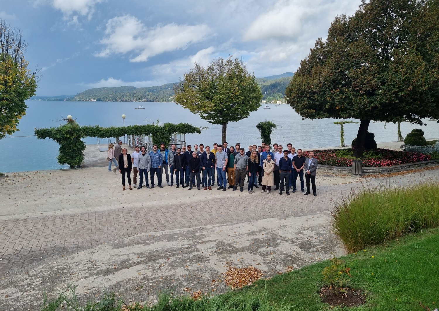 Gruppenfoto am Ufer des Wörthersees